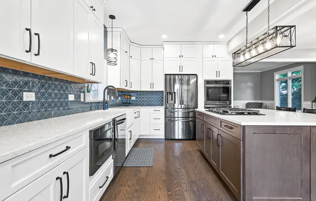 Kitchen remodeling, photograph 21