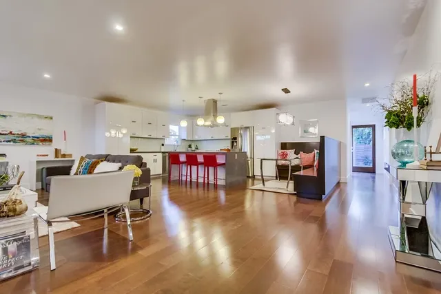 Residential interiors, photograph 16
