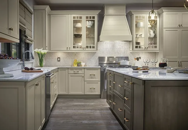 Kitchen remodeling, photograph 5
