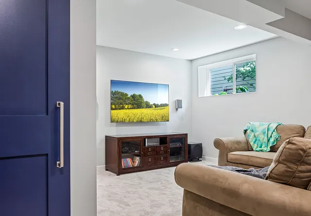 Residential interiors, photograph 5