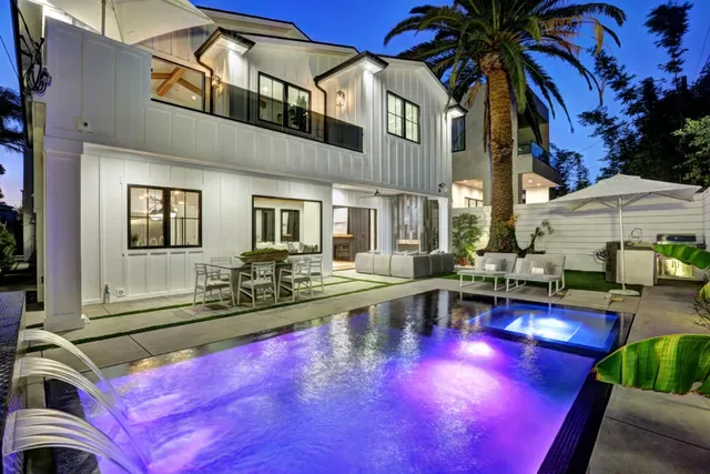 Exterior & poolside living, photograph 7