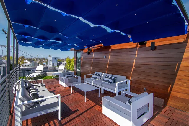 Exterior & poolside living, photograph 14