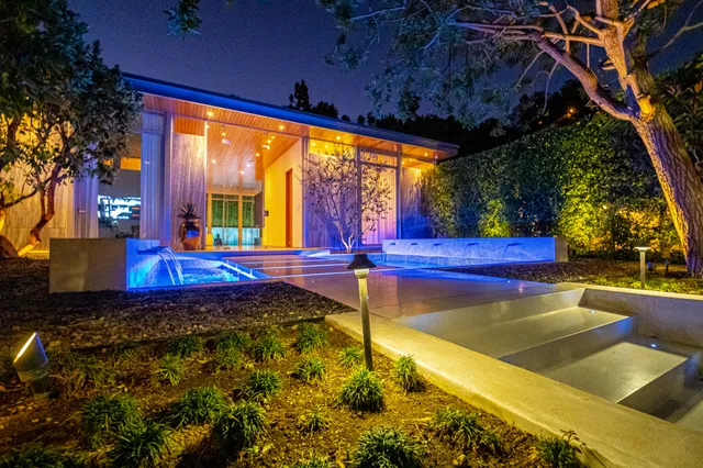 Exterior & poolside living, photograph 3