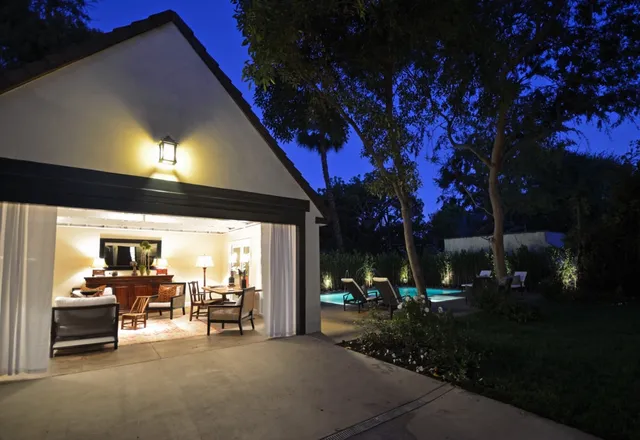 Exterior & poolside living, photograph 21