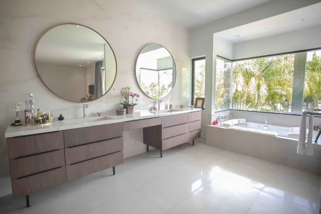 Bathrooms photo preview